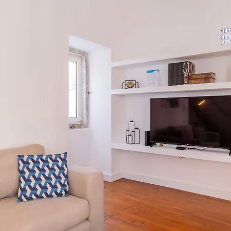 Charming 3bdr Duplex In Center By Lovelystay *