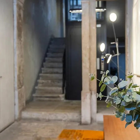 Apartament Charming 3bdr Duplex In Center By Lovelystay Lizbona