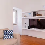 Charming 3bdr Duplex In Center By Lovelystay *