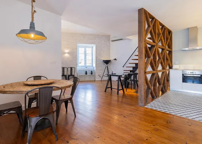 Charming 3bdr Duplex In Center By Lovelystay Lisboa