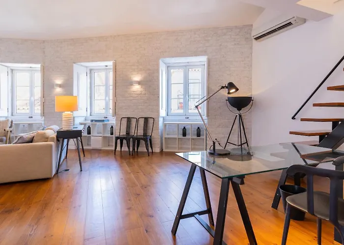 Daire Charming 3bdr Duplex In Center By Lovelystay *