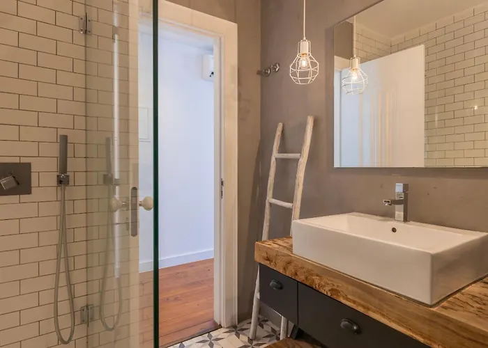 Charming 3bdr Duplex In Center By Lovelystay *