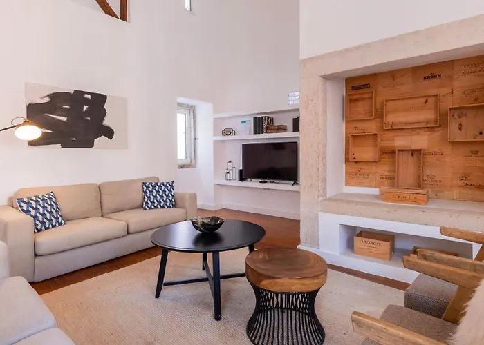 Daire Charming 3bdr Duplex In Center By Lovelystay Lisboa