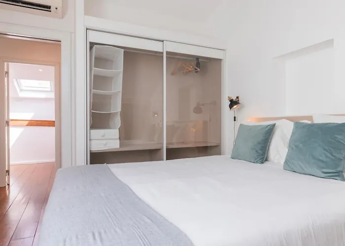 Daire Charming 3bdr Duplex In Center By Lovelystay Lisboa