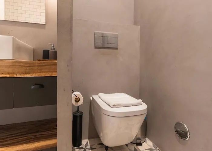 Charming 3bdr Duplex In Center By Lovelystay Lisboa