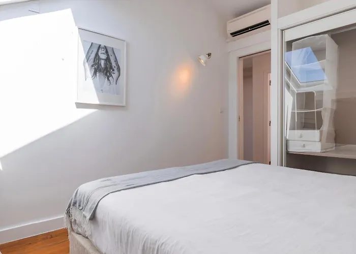 Daire Charming 3bdr Duplex In Center By Lovelystay