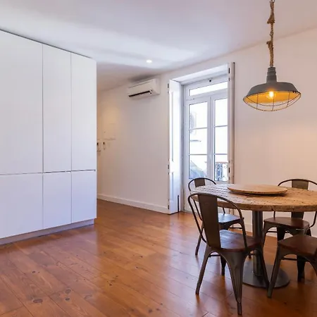 Apartamento Charming 3bdr Duplex In Center By Lovelystay
